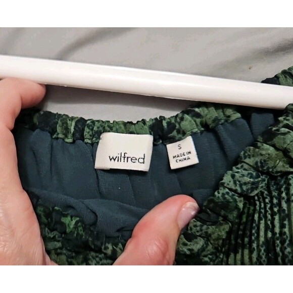 Wilfred Aritzia Talence Blouse Green & Black Python Snake Print Pleated size S - Picture 5 of 6